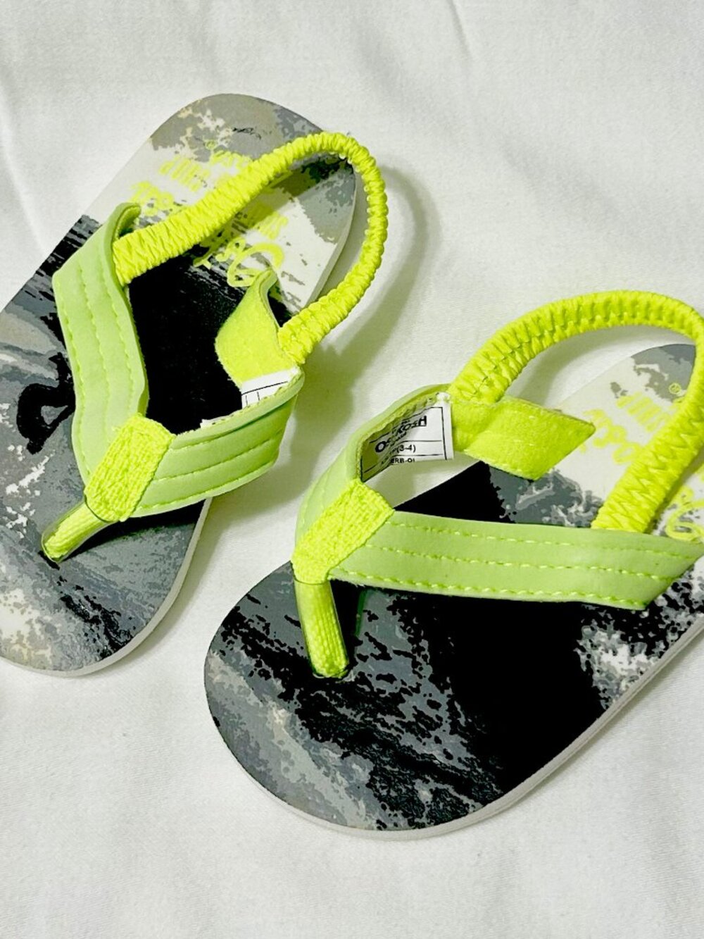 XS 3/4 Oshkosh B'gosh Flip Flops with elastic heel strap Excellent condition